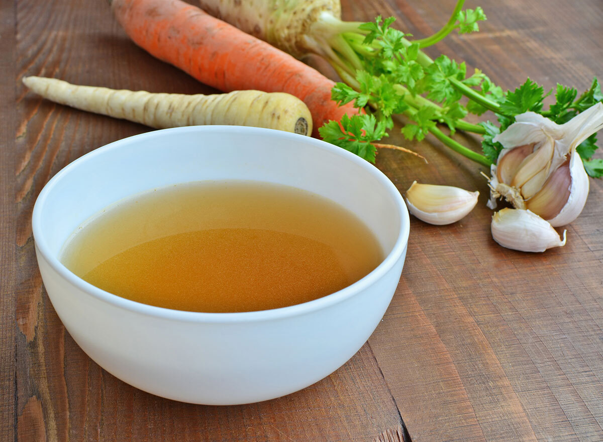 Broth with garlic and carrots