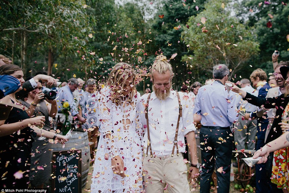 this-couples-diy-organic-wedding-is-gorgeous-but-eye-roll-worthy-01