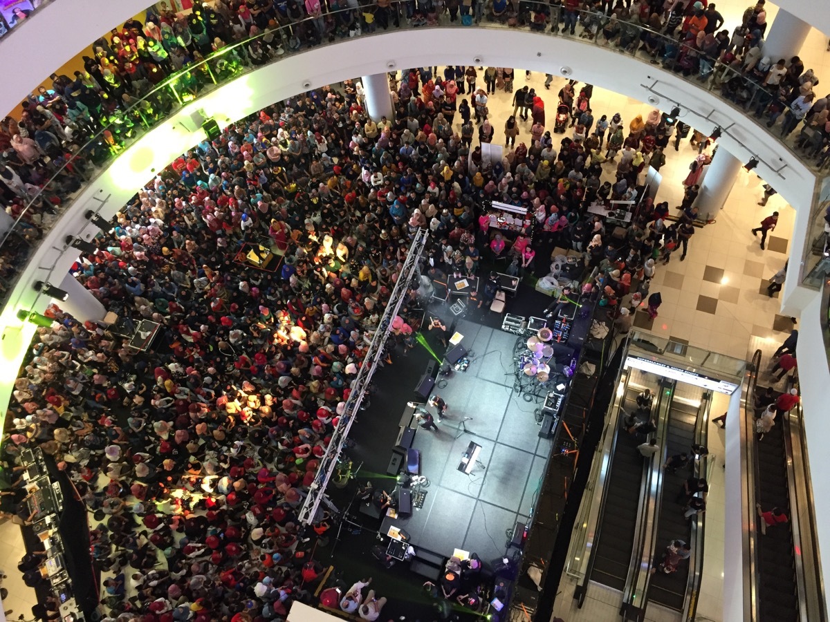 concert at a mall