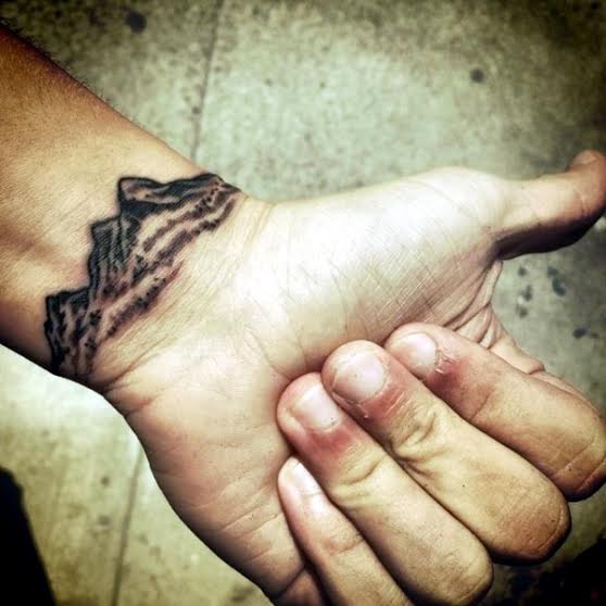 amazingly-attractive-wrist-tattoo-ideas-13