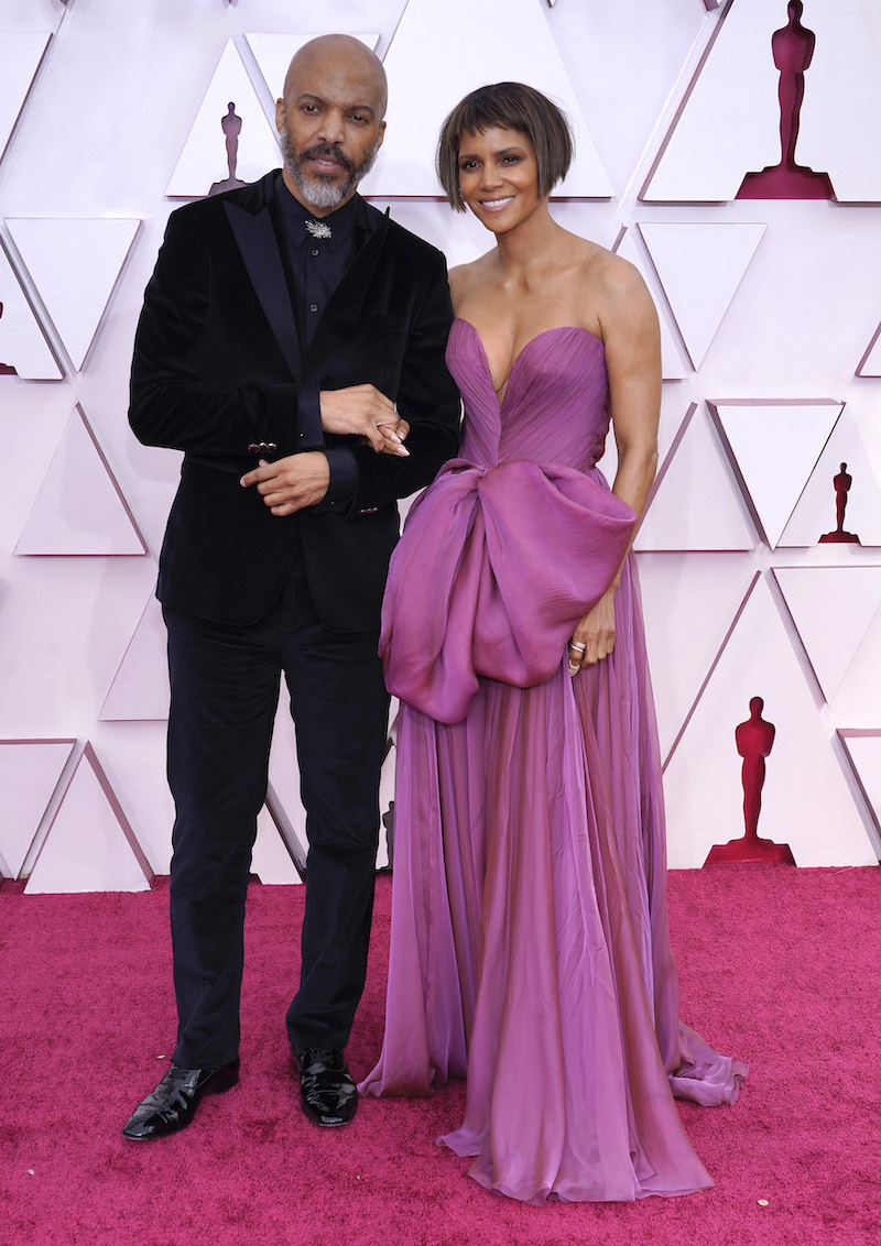 Van Hunt and Halle Berry at the 2021 Oscars