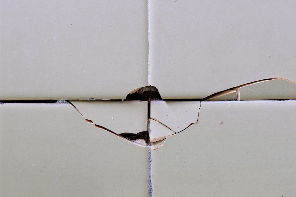 cracked bathroom tile