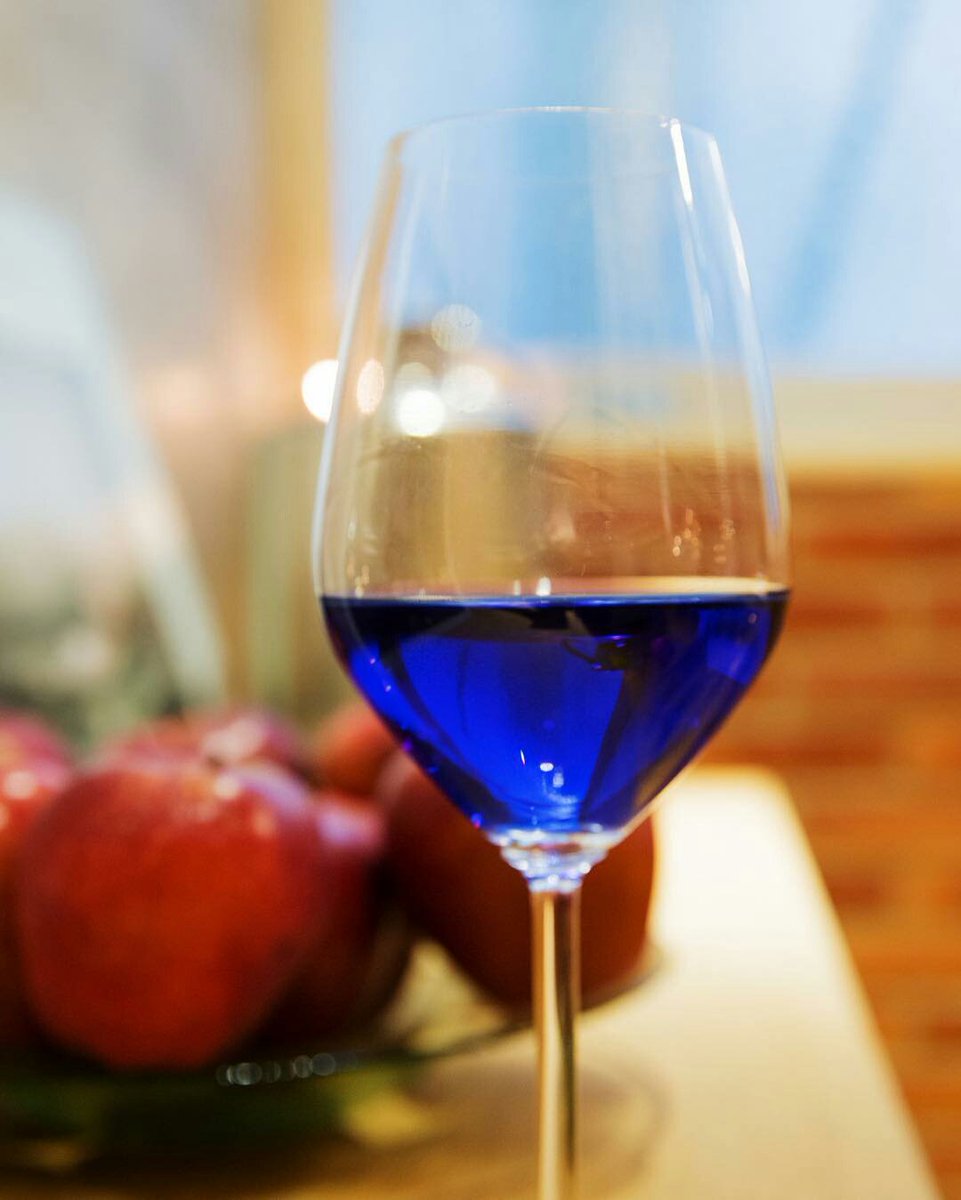 blue-wine-is-now-a-thing-so-put-down-the-chardonnay-02