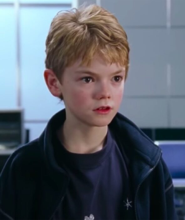 Thomas Brodie-Sangster in Love Actually