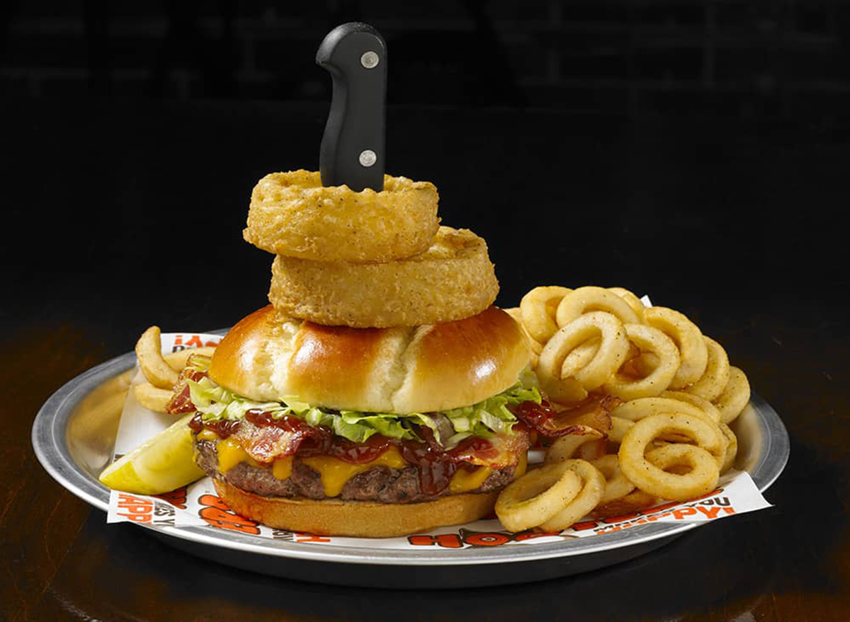 hooters western bbq burger