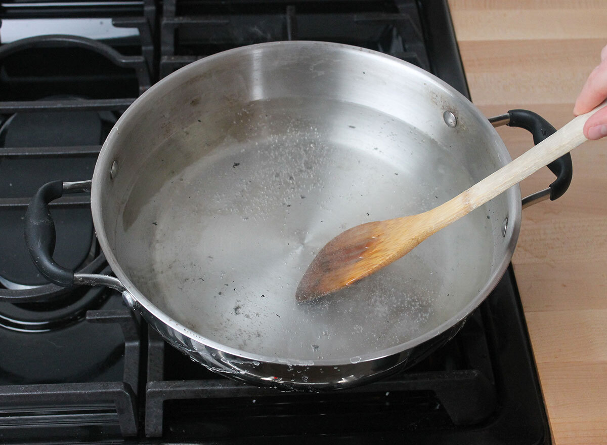 boil vinegar and water