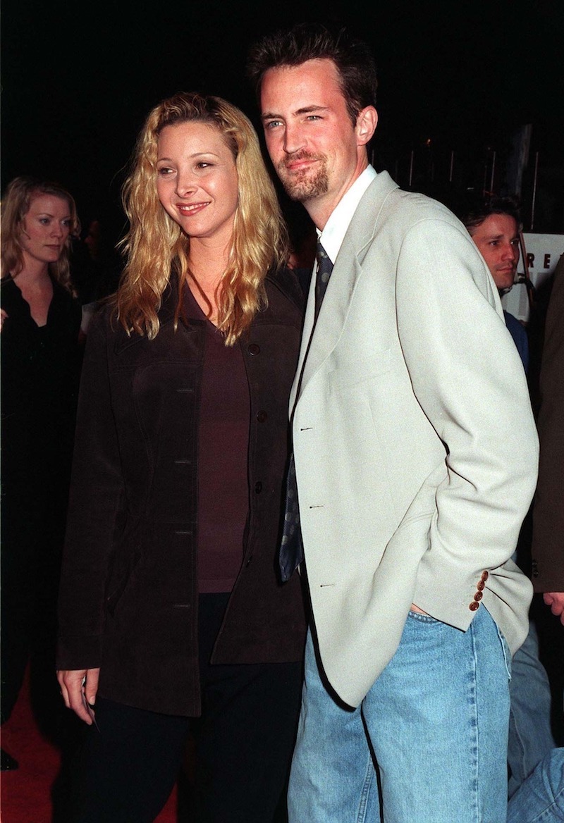 Lisa Kudrow and Matthew Perry at the premiere of 
