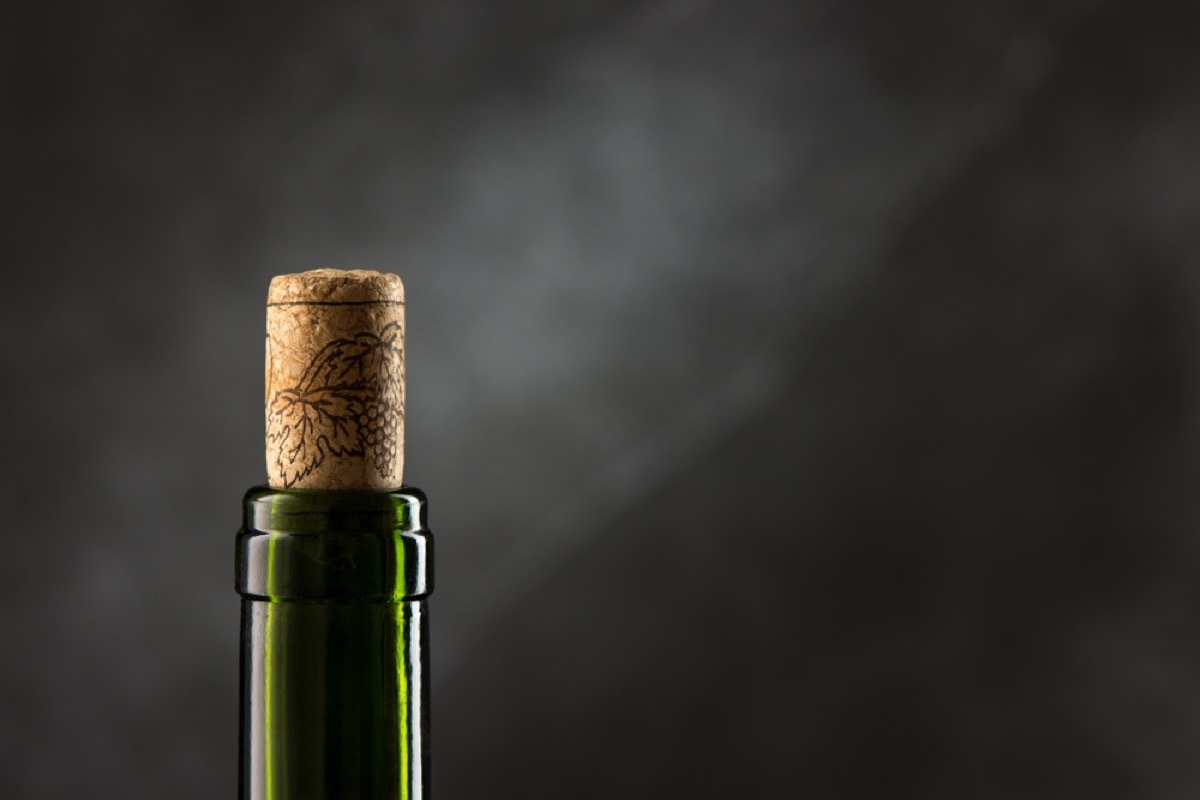 wine cork stuck in wine bottle, diy hacks