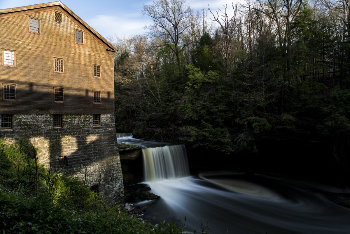 mill waterfall in youngstown ohio