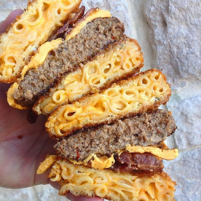 Worst social food trends Mac and cheese bun burger