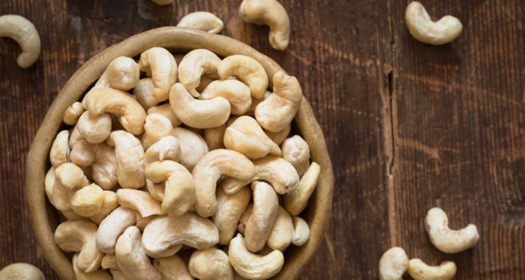 Cashews | 10 Healthy Foods That Are Poisonous When Eaten Wrong | Her Beauty