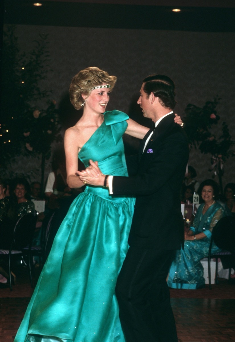 Princess Diana wears green dress while dancing with Prince Charles