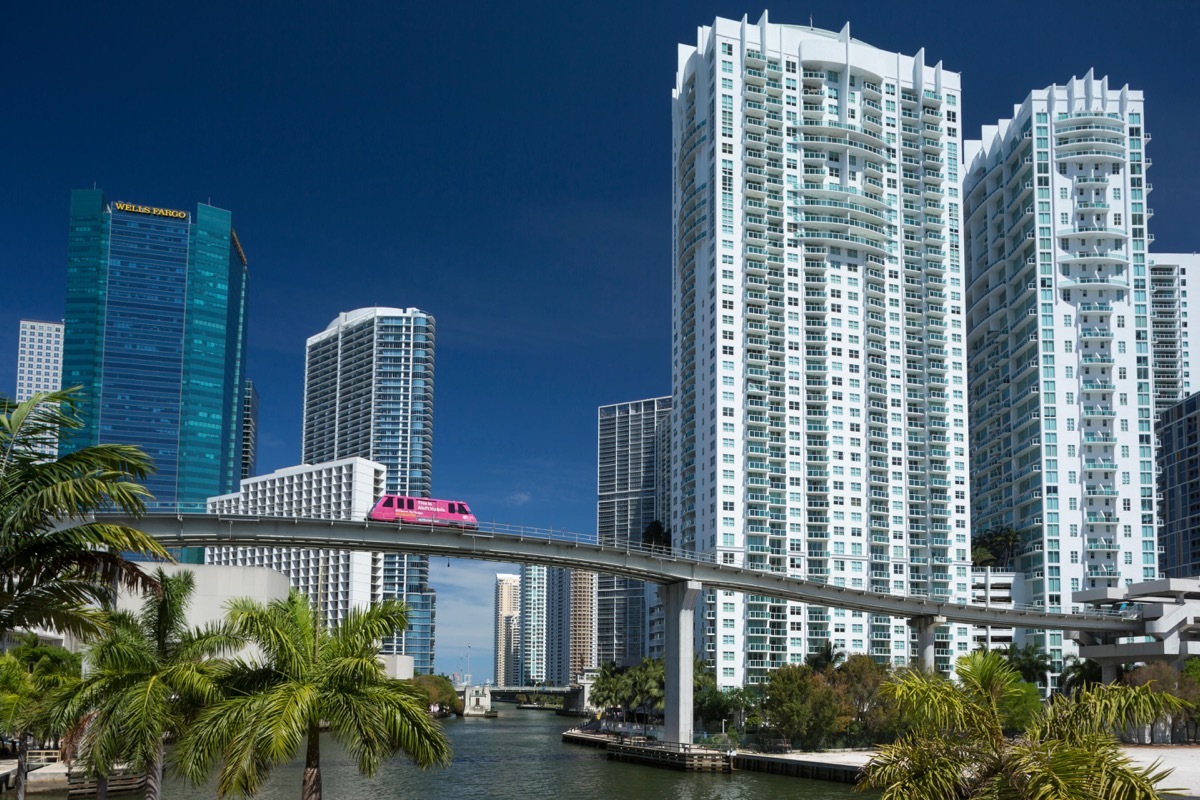 Metromover monorail over Miami River 