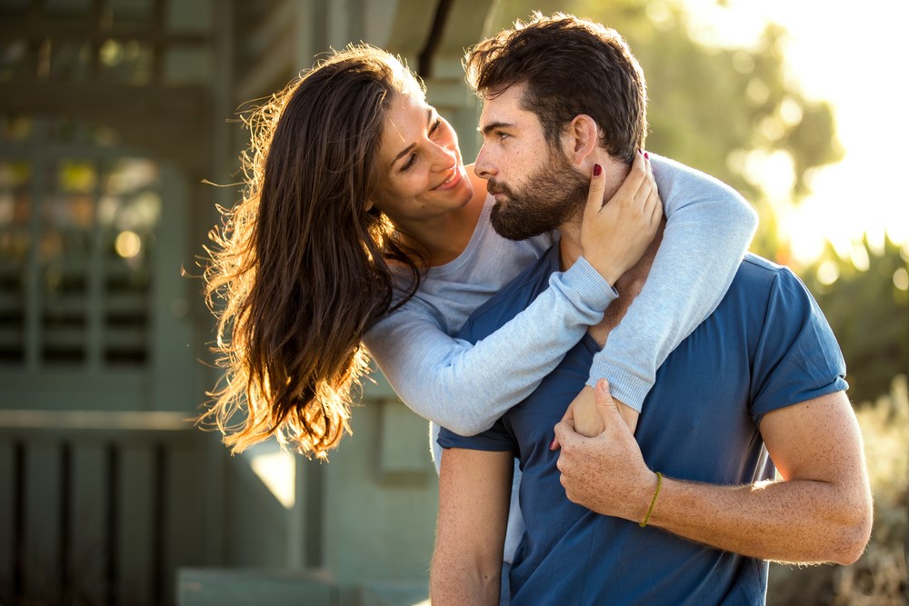 Give him a hug | 8 Cute Ways to Get Your Boyfriend Smile after a Bad Day | Her Beauty