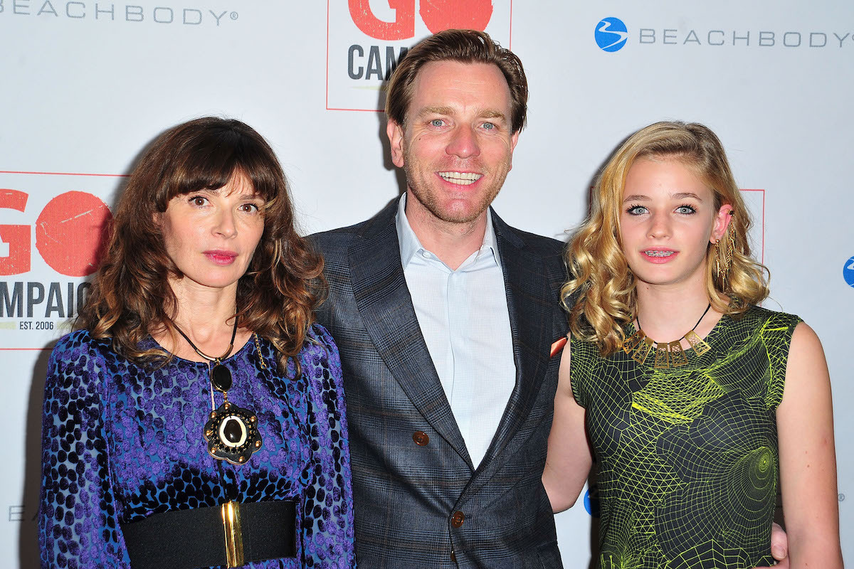 Eve Mavrakis, Ewan McGregor, and Clara McGregor in 2015