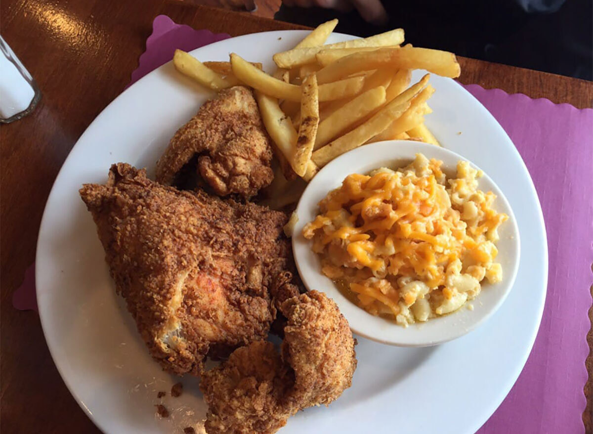 plate of fried chicken with mac and cheese