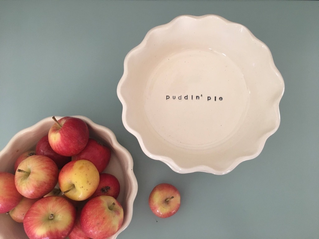 Personalized Pie Dish {Christmas Gift Ideas}