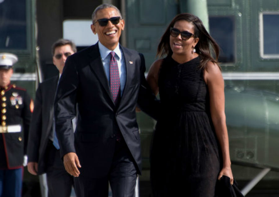 barack-and-michelle-obama-sweetest-moments-19
