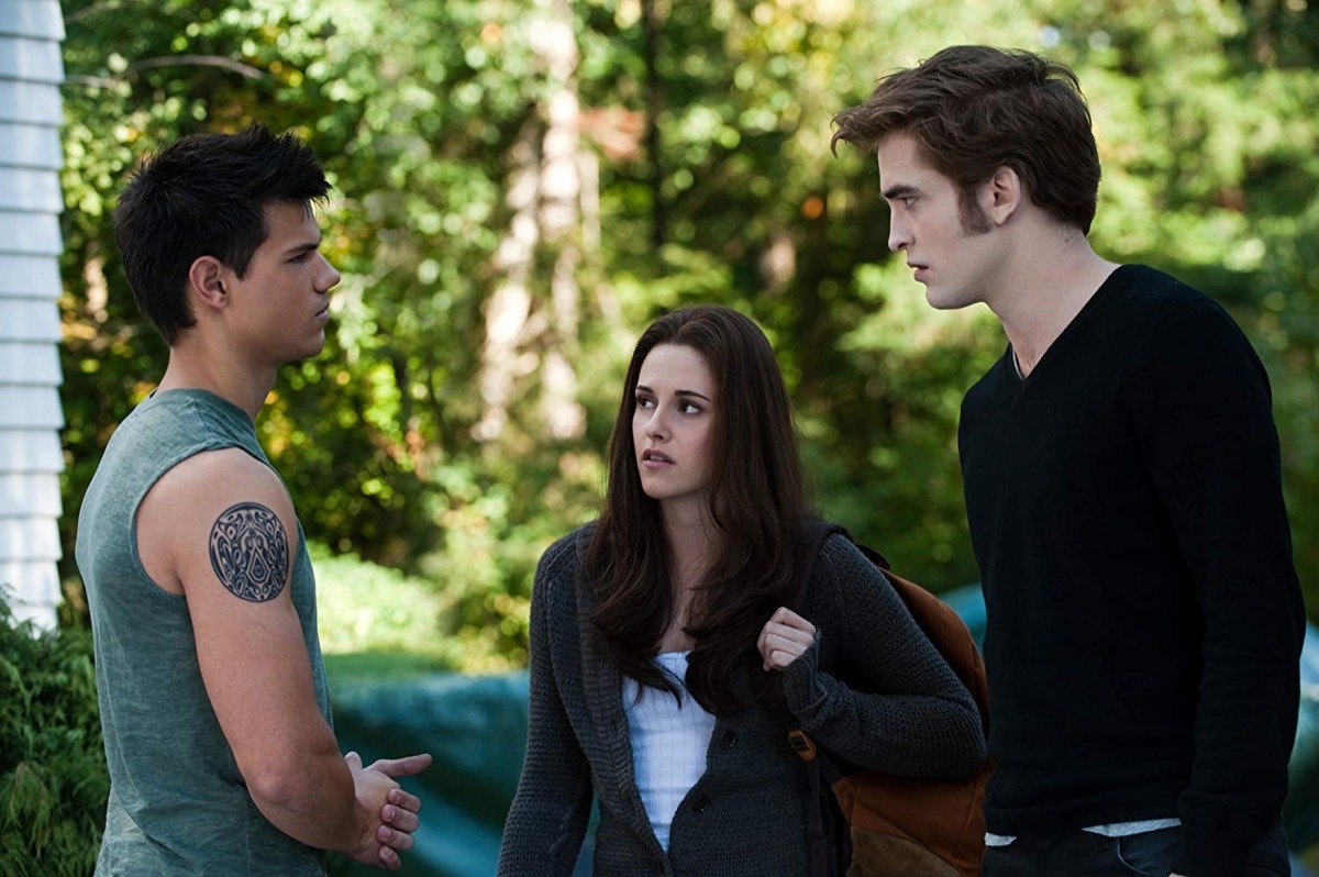 Kristen Stewart, Taylor Lautner, and Robert Pattinson in The Twilight Saga: Eclipse, best teen romance movies