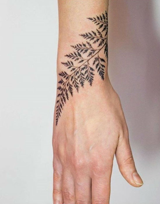 amazingly-attractive-wrist-tattoo-ideas-02