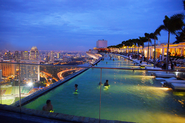 13. Infinity pool Marina Bay Sands Hotel, Singapore 1