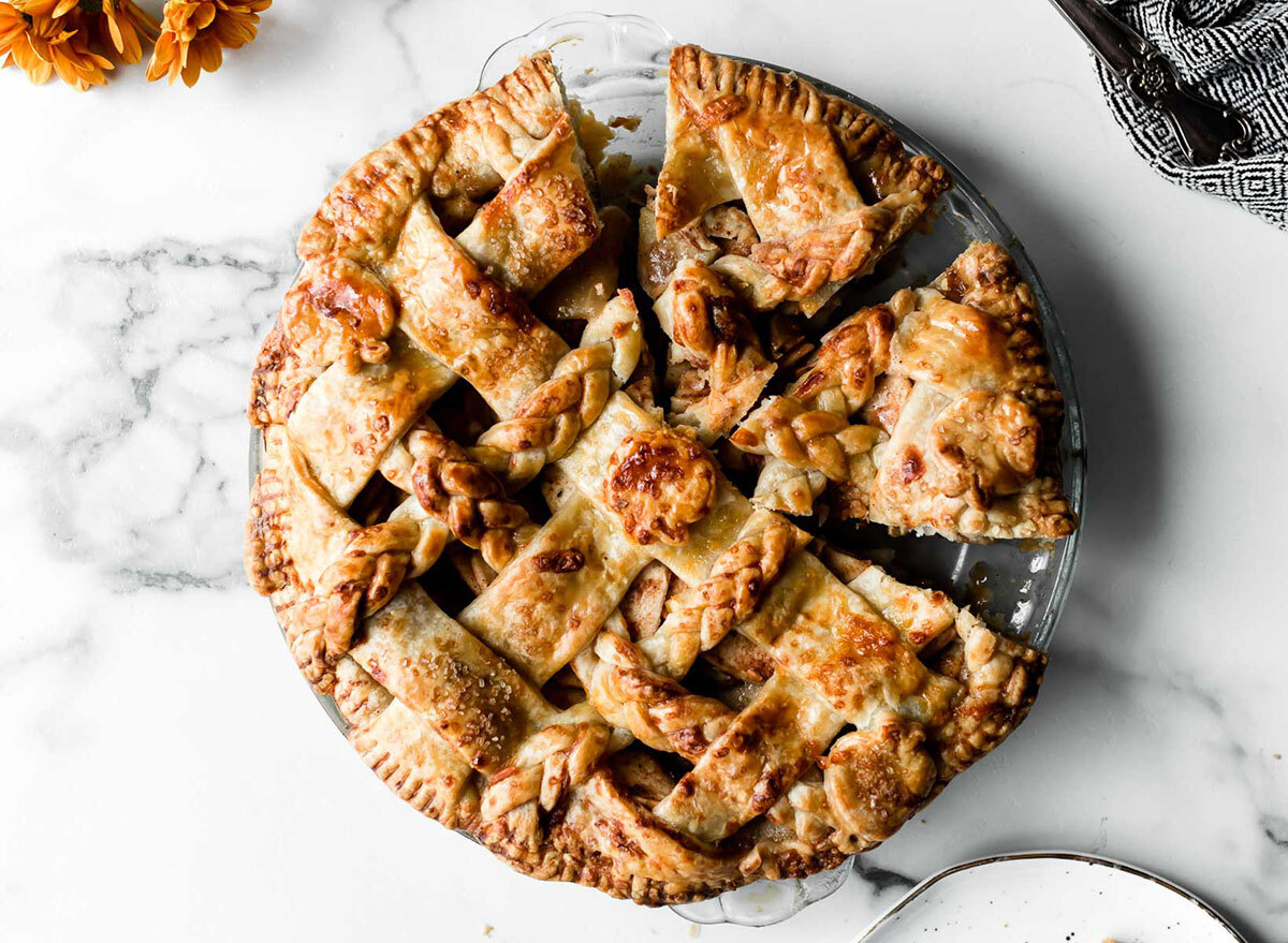 apple cheddar pie with lattice crust