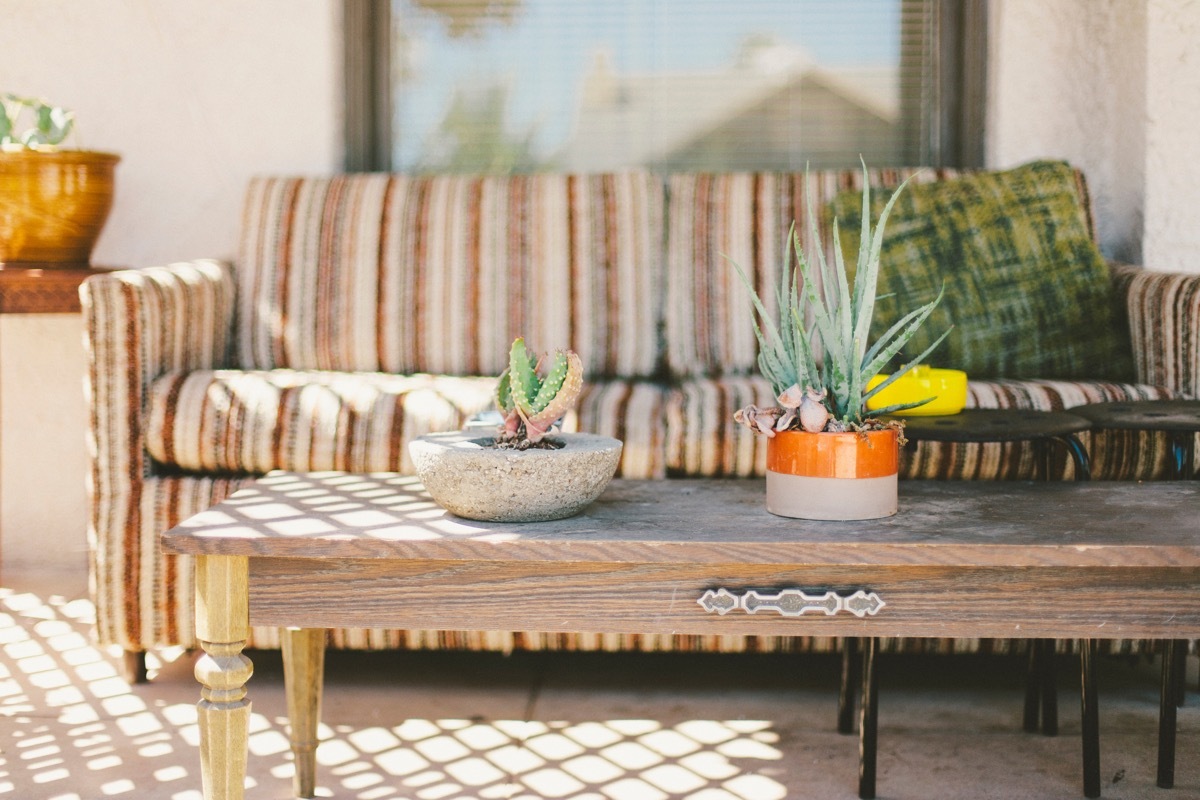 A repurposed coffee table Vintage Decor Trends
