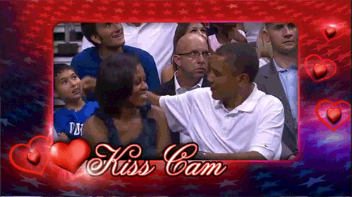 barack-and-michelle-obama-sweetest-moments-17