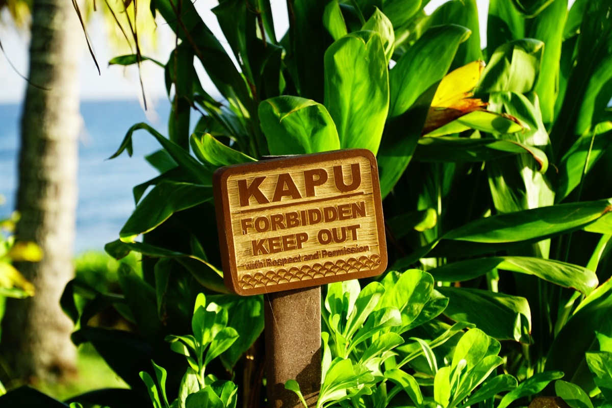 kapu no trespassing sign in hawaii