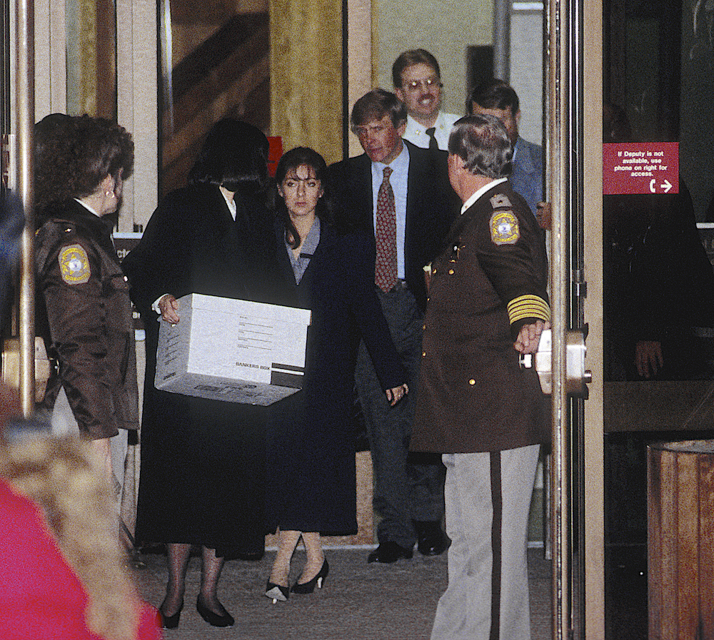 Lorena Bobbitt leaving a courthouse in 1994