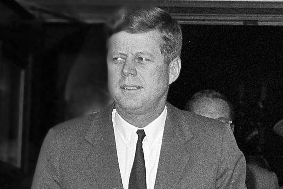 11-presidents-who-were-ridiculously-hot-when-they-were-young-04