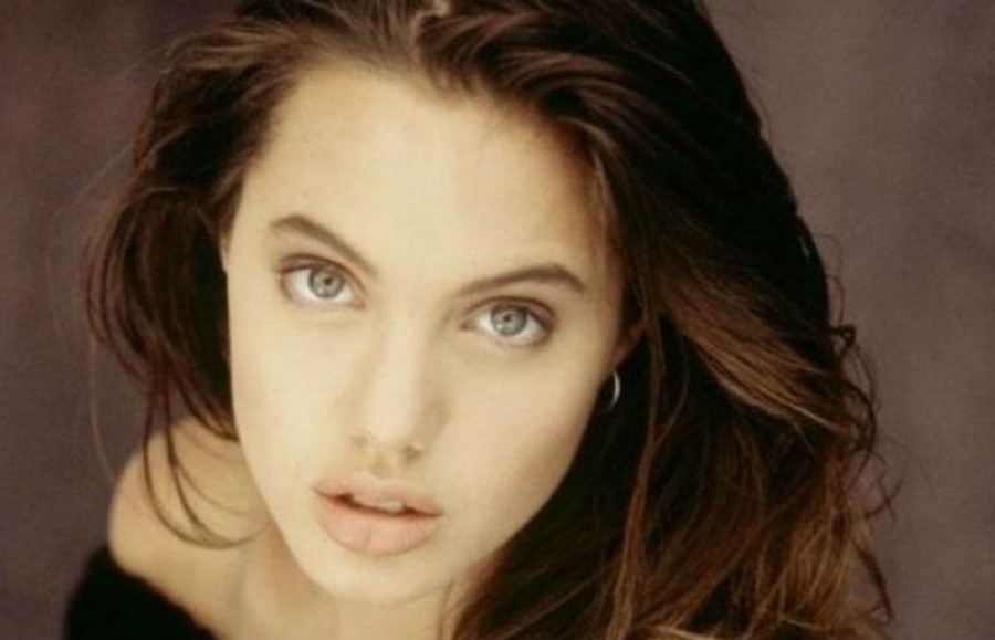Анджелина Джоли в детстве страдала булимией | 11 малоизвестных фактов об Анджелине Джоли | Her Beauty