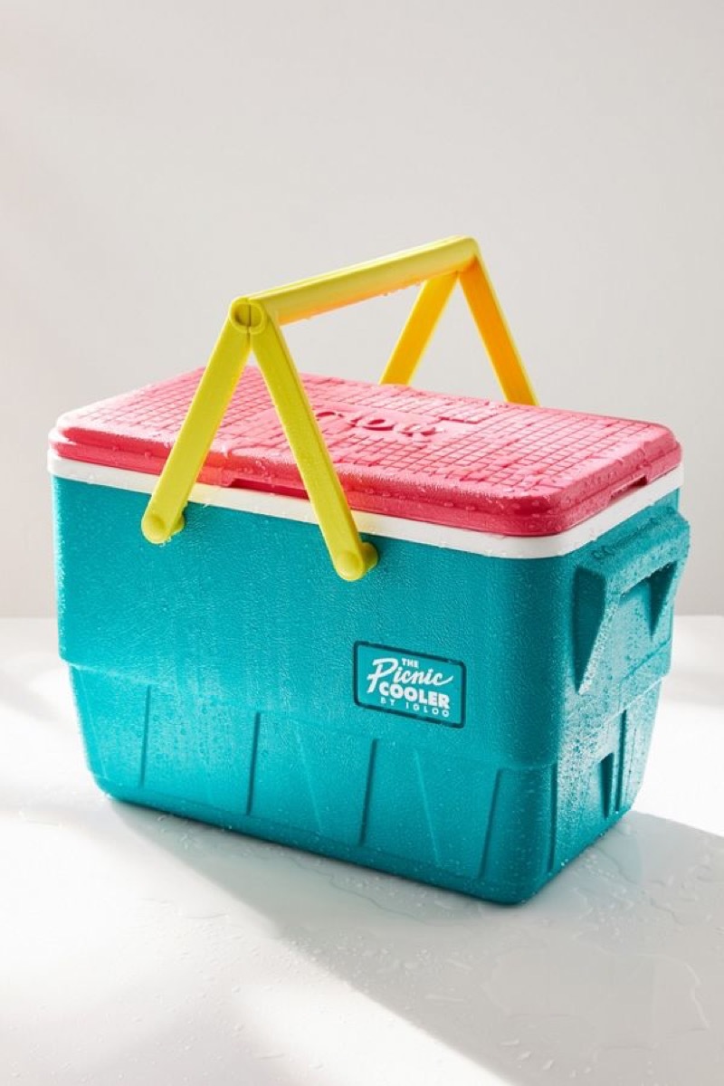 igloo retro-style picnic cooler