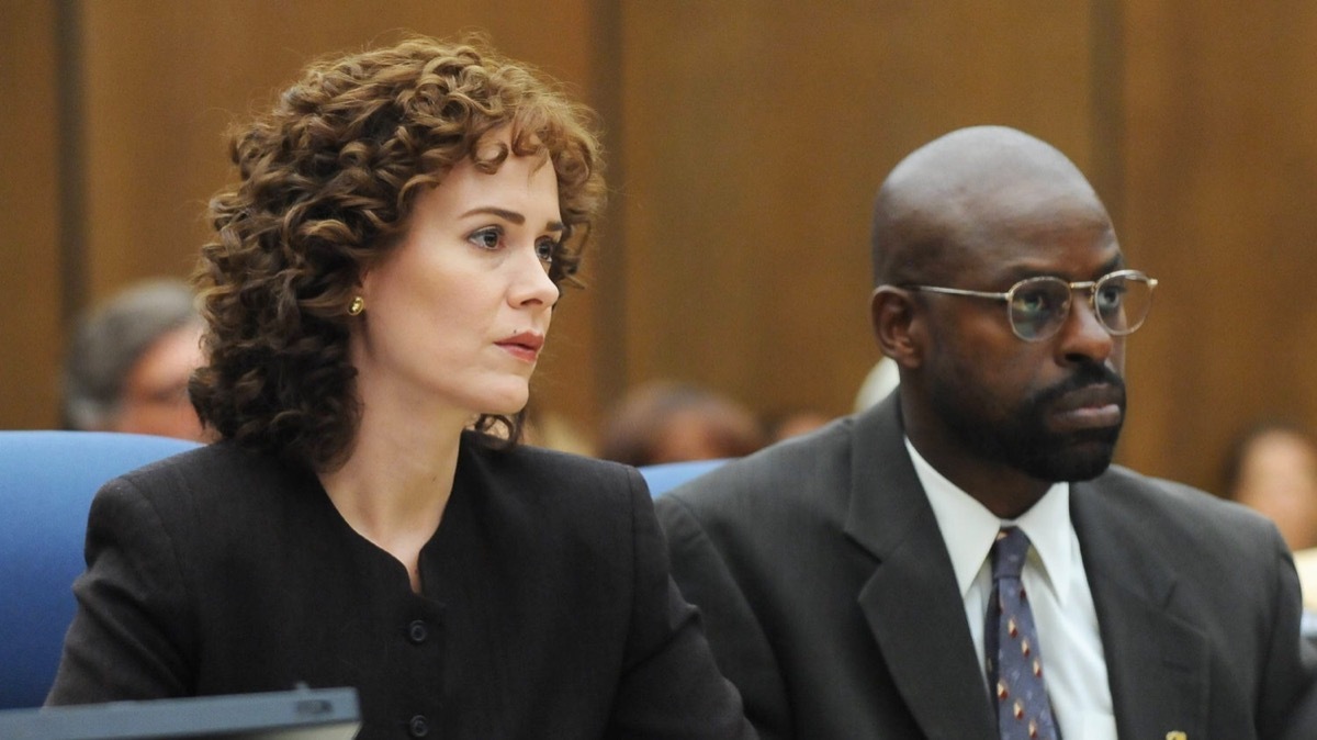 Sarah Paulson and Sterling K. Brown in American Crime Story: The People vs. O.J. Simpson