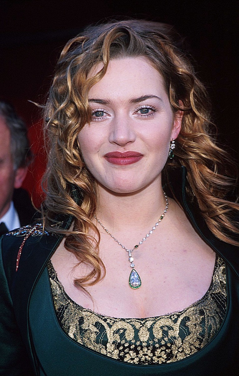 Kate Winslet at the Academy Awards in 1998