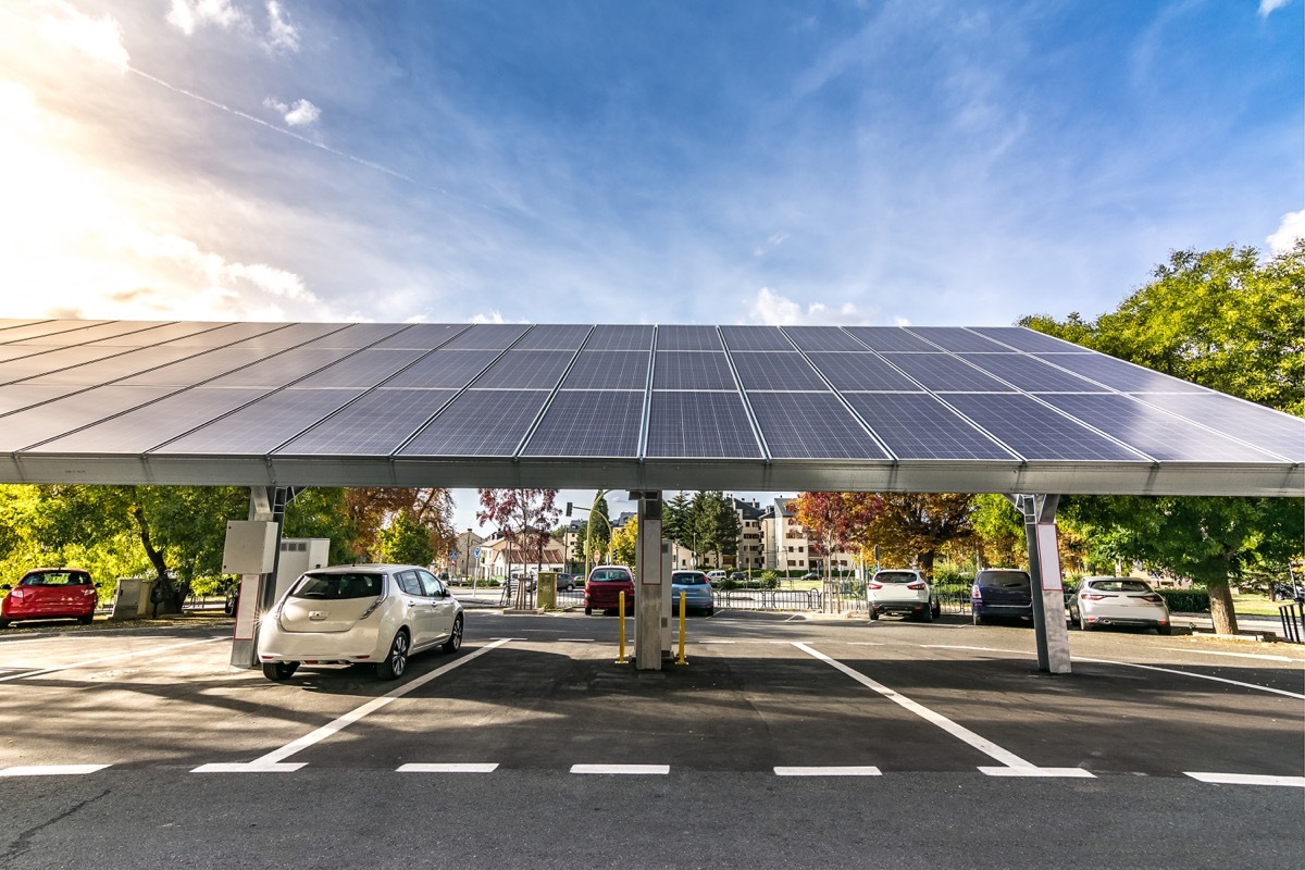Solar charging station for cars