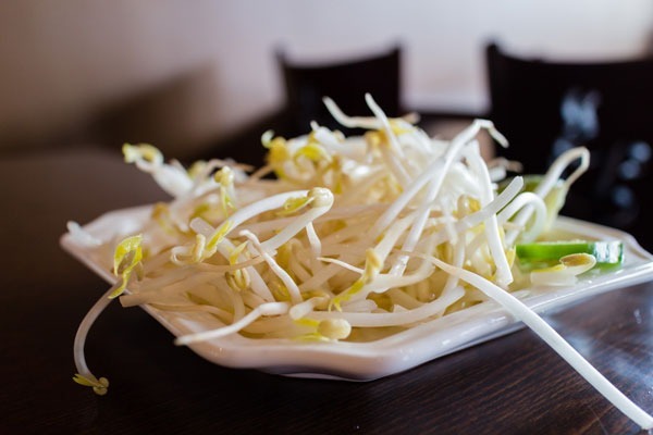 Bean sprouts on plate- pho
