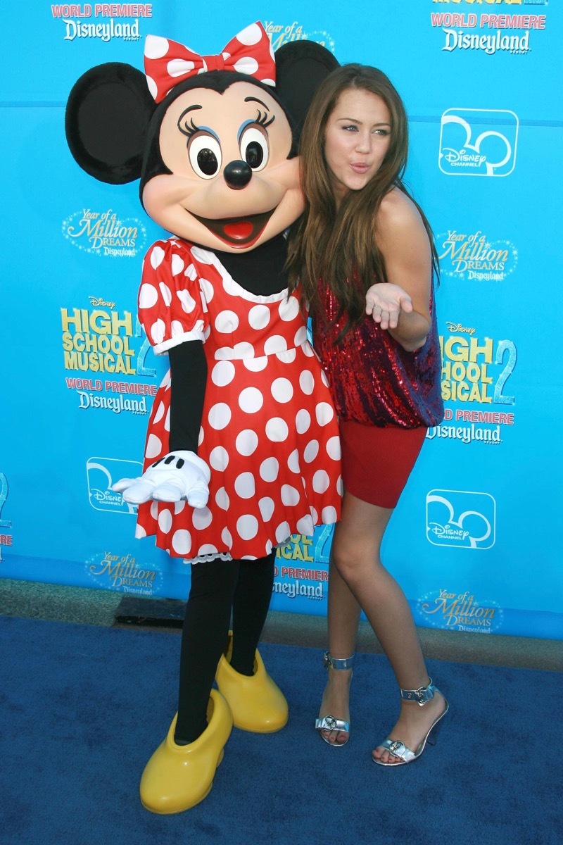 miley cyrus with minnie mouse, disney celebs