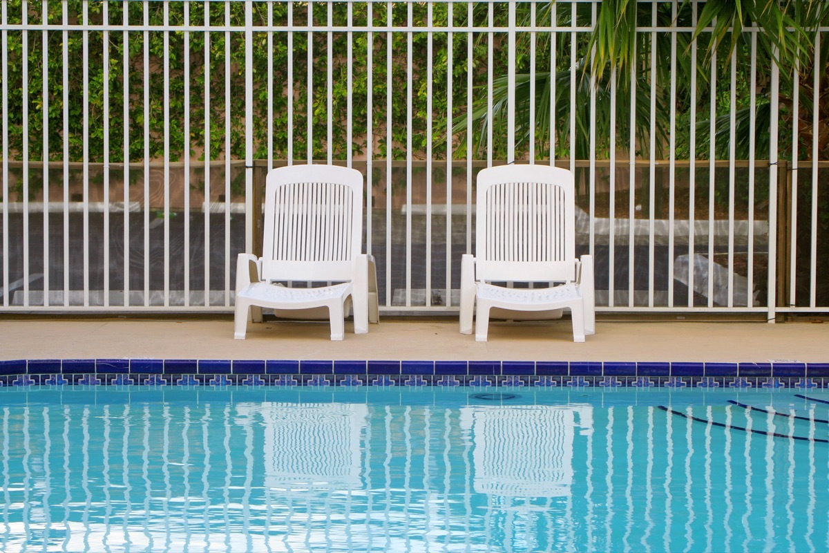 fenced in pool, safety tips