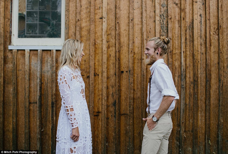 this-couples-diy-organic-wedding-is-gorgeous-but-eye-roll-worthy-10