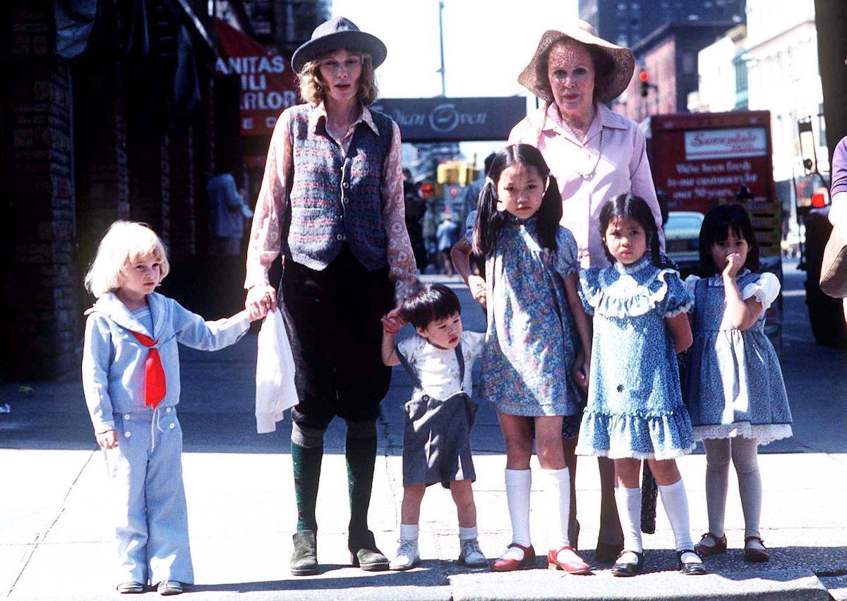 MIA FARROW WITH CHILDREN AND MOM (MAUREEN O'SULLIVAN) in 1976