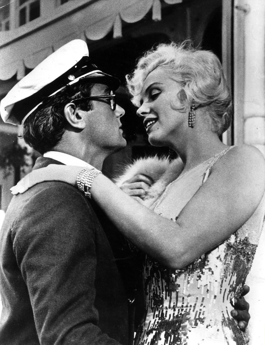 Tony Curtis and Marilyn Monroe in 