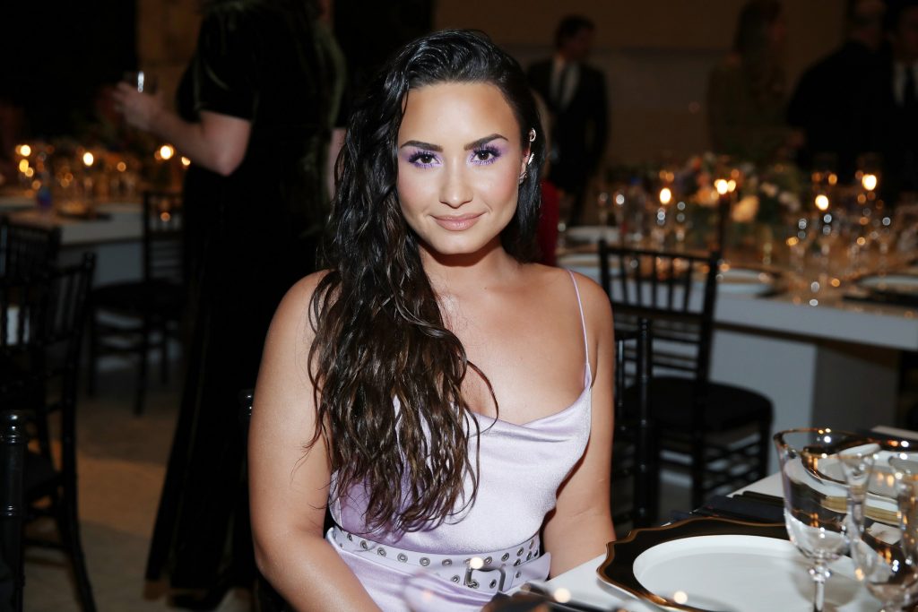 Demi Lovato | 7 celebridades que te ayudarán a amar tu cuerpo | HerBeauty