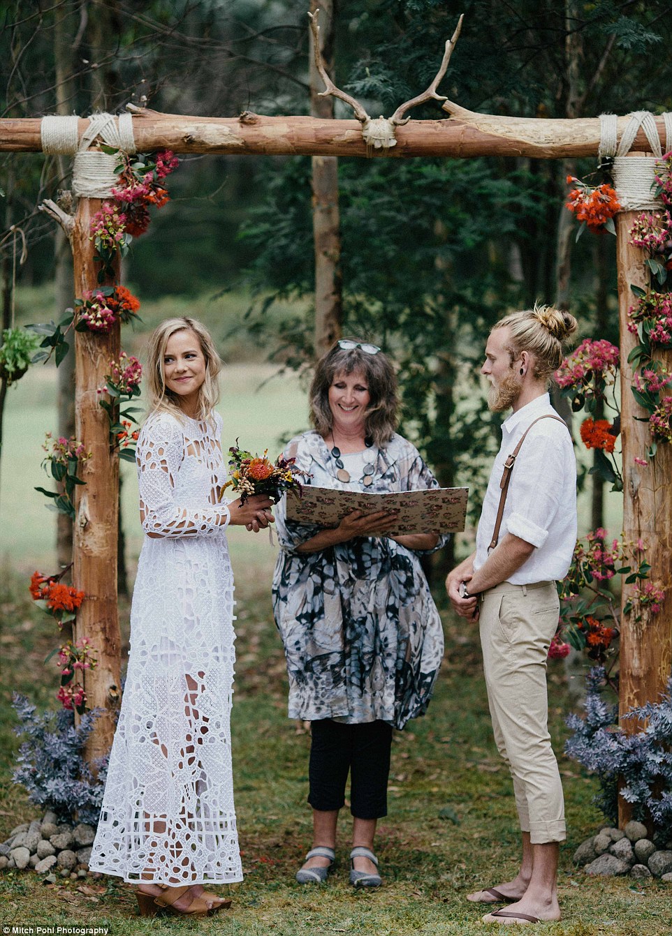this-couples-diy-organic-wedding-is-gorgeous-but-eye-roll-worthy-03