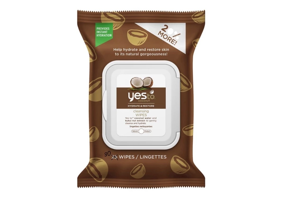 yes to coconut cleansing wipes, summer beauty products